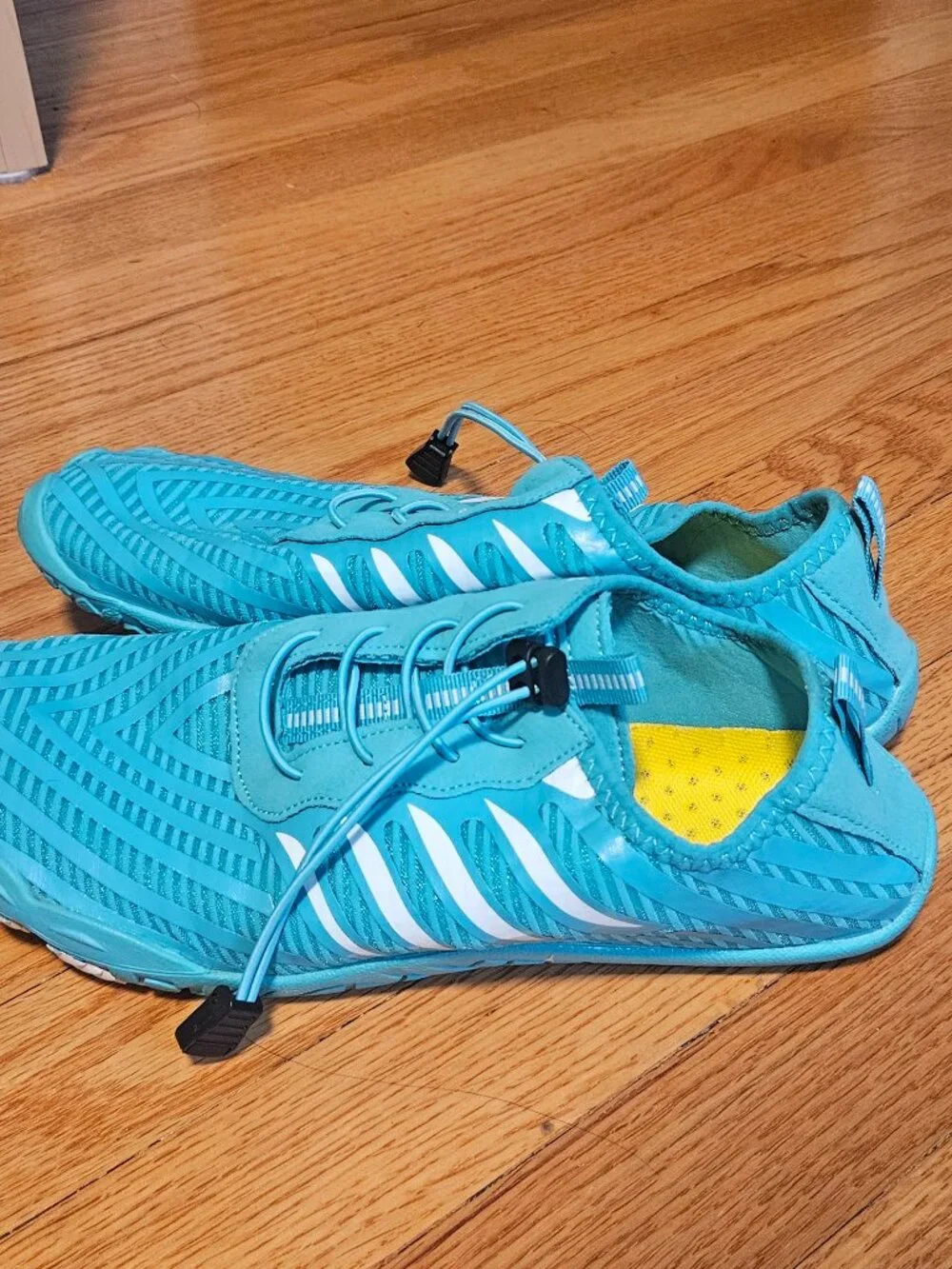 Unisex Water Shoes Size 41 EU Light Blue/White Yellow Sole Quick Dry Aqua Shoes